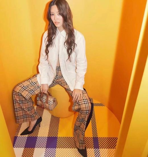 牛货Burerr*巴宝莉新款格纹迷你手提包保龄球包波士顿枕头包 商品图2