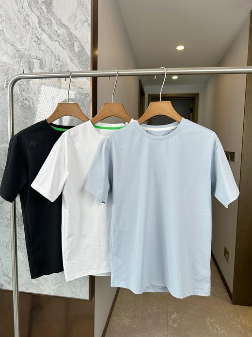 点此购买 迪桑特夏季男女款透气运动休闲宽松短袖字母T恤 bk 290545 商品图1