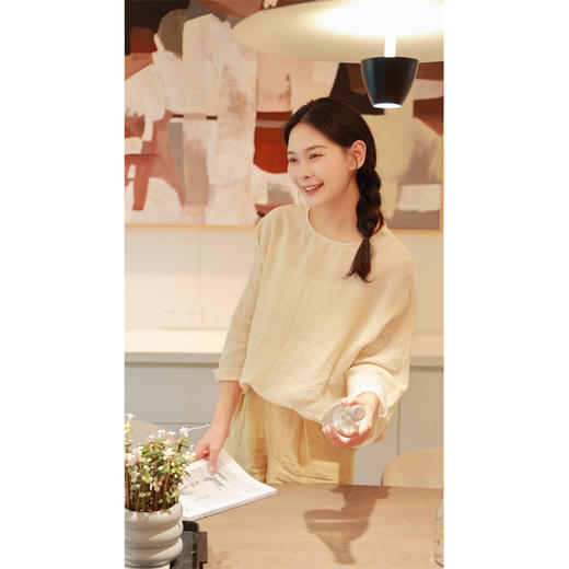 【抖音专属】小逍遥- 套装（套头衫23708004B-晚香玉+阔腿裤24709615-黄润） 商品图3