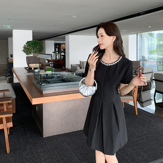 【清仓超15天不保价】[奢姿轻奢系列]圆领钻链连衣裙大码女装夏季新款胖妹妹优雅裙子8942890074 商品图2