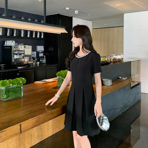 【清仓超15天不保价】[奢姿轻奢系列]圆领钻链连衣裙大码女装夏季新款胖妹妹优雅裙子8942890074 商品图3