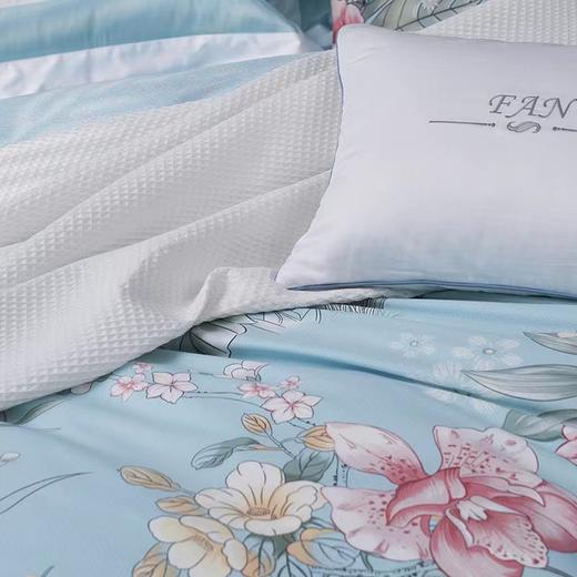 【春上新】10楼 富安娜 全棉四件套/1套203*229cm+纤柔枕/1对74*48cm+印花夏被1条203*229cm（花型随机）  吊牌价3589元   套餐价1099元 商品图1