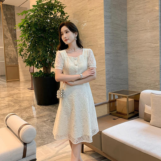奢姿大码女装2025夏季新款蕾丝气质裙子胖妹妹纽扣方领时尚连衣裙9942826437 商品图1