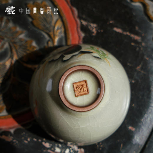 问鼎哥窑致巧款韶秀杯(淘猫扑蝶)（缺货） 商品图3