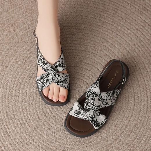 ZHR则则交叉带一字扣凉鞋女2024新款沙滩小香风凉拖鞋新中式复古 商品图8