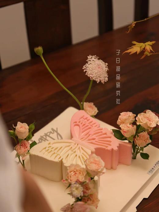 蝴蝶&鲜花慕斯（鲜花类似/介意勿拍/提前24小时预订） 商品图1