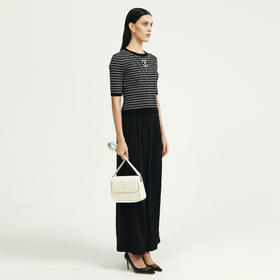 卡莉朵拉针织衫C27B7337