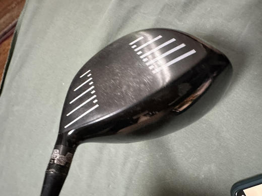 Titleist910D2经典一号木，容错非常好。
中折点，
硬度:50R，三凌杆身
角度:10.5 商品图1