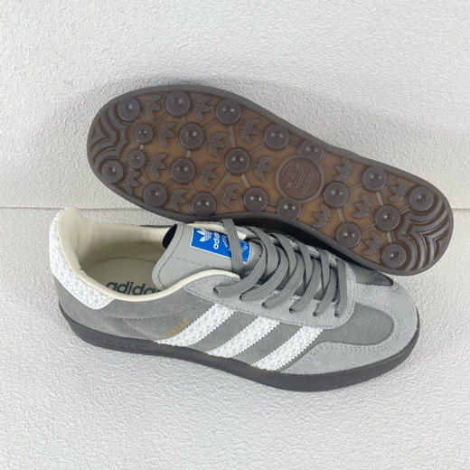 夏日特惠💰320 adidas originals Samba Handball Spezial OG 
此款以简约大方的造型设计，给人以随性休闲的时尚格调，穿着舒适轻便 商品图5