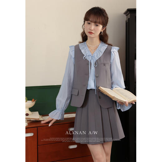 鹿向南《海盐汽水》秋季时尚马甲LXN31580 商品图0