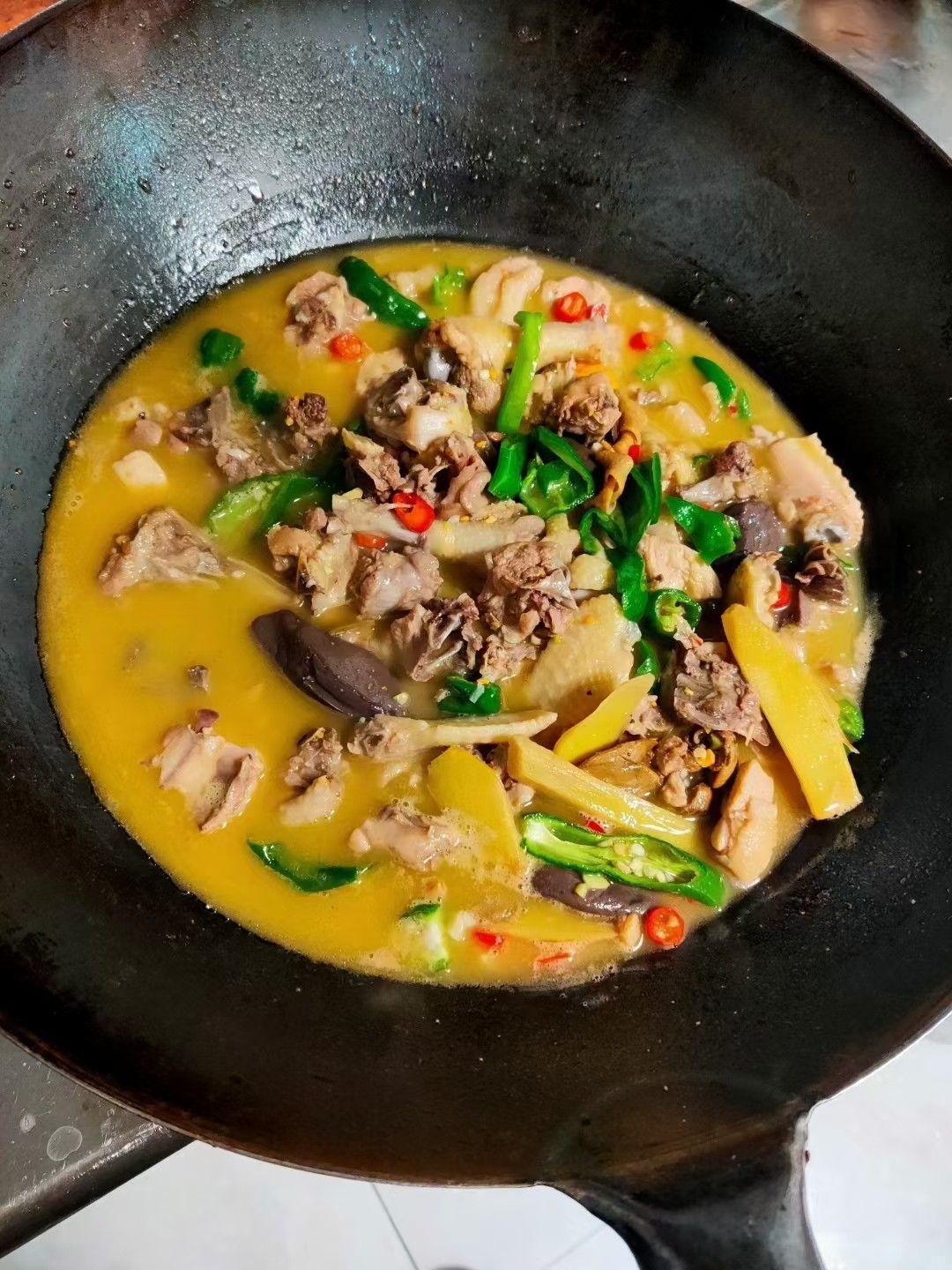 老姜煨土鸡，1只，送到家直接可以吃的