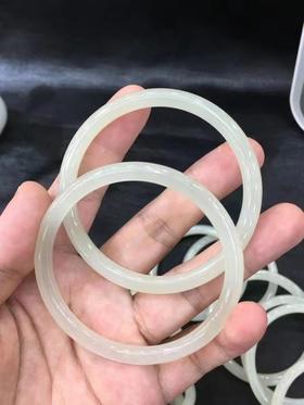 玉美人菲菲~ 和田玉手镯