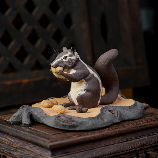 朱亚军 精品松鼠茶宠 紫砂摆件手工茶宠摆件茶玩 陶瓷松果花生松鼠 商品图0