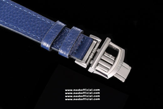 NOOB新品 颜值巅峰
IWC旗下最耀眼的明星，万国长动能月相专家。
全新的柏涛菲诺系列IW659601透底腕表。独家巨资订制万国Cal.32800真月相功能机芯 商品图6