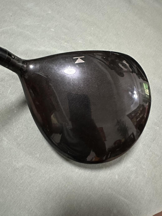 Titleist913D2经典一号木，容错非常好。
中折点，
硬度:50R三凌杆身
角度:10.5 商品图1