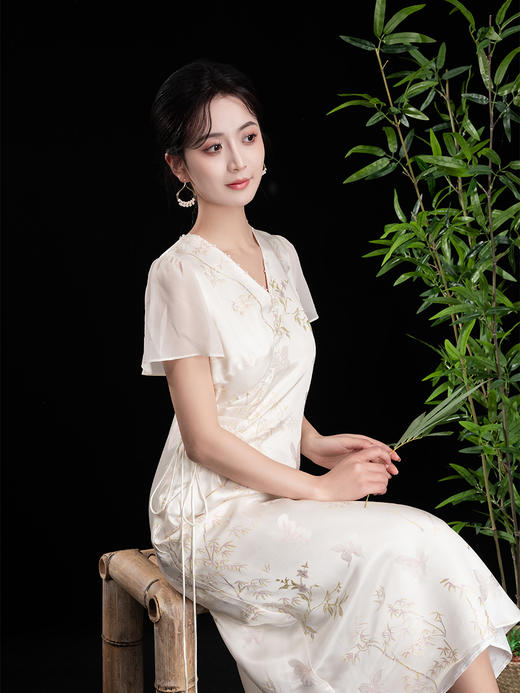 荷言HEYEN  松竹长 高定系列蝴蝶竹纹蚕丝人丝连衣裙旗袍V领水晶贝珠 商品图4