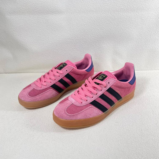 夏日特惠💰320 adidas originals Samba Handball Spezial OG 
此款以简约大方的造型设计，给人以随性休闲的时尚格调，穿着舒适轻便 商品图1