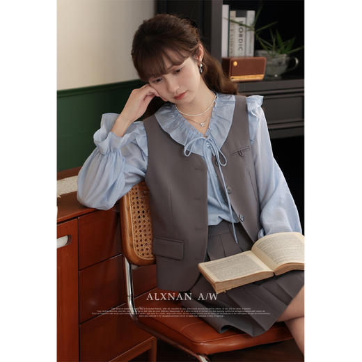 鹿向南《海盐汽水》秋季时尚马甲LXN31580 商品图1