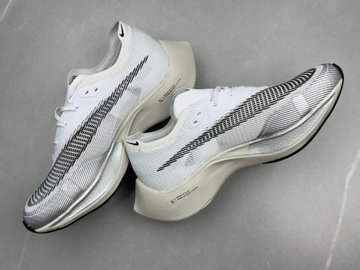 夏日特惠💰330 Nike ZoomX Vaporfly Next%2 轻盈织物减震防滑耐磨透气轻便回弹 低帮休闲跑步鞋 商品图8