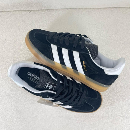 夏日特惠💰320 adidas originals Samba Handball Spezial OG 
此款以简约大方的造型设计，给人以随性休闲的时尚格调，穿着舒适轻便 商品图7