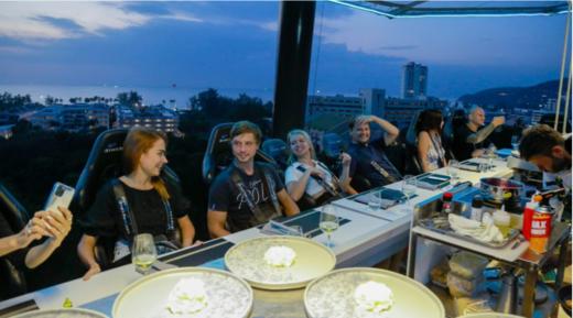 泰国普吉空中餐厅代订【DINNER IN THE SKY日落晚餐浪漫体验|高空俯瞰美景|夜间鸡尾酒会】 商品图2