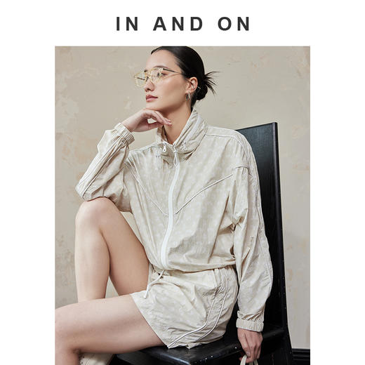 IN AND ON 莲叶 UPF50+印花防晒外套短裤套装54309 商品图3