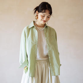 绽放旅行女装403朵/100%汉麻棉侧开衩微落肩套结短款长袖棉麻衬衫