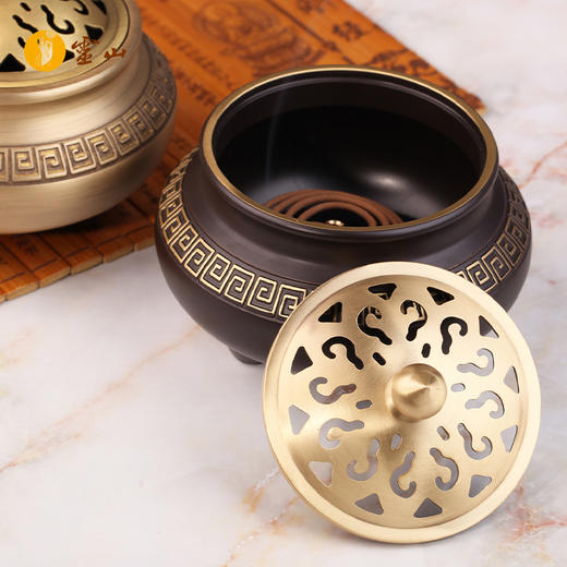 回纹三足香炉 商品图3