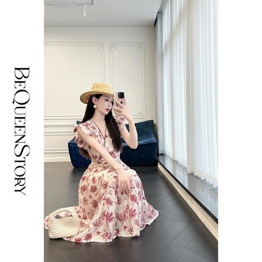 BeQueenStory【卡罗拉花海】设计感捏褶小飞袖时尚V领收腰连衣裙 商品图3