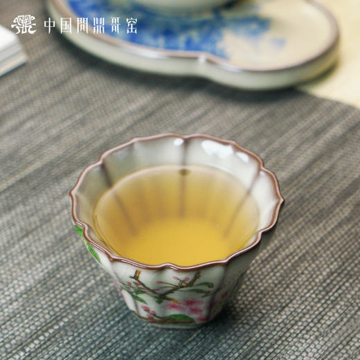 问鼎哥窑致巧款瓜棱杯（初春娇红）（缺货） 商品图2