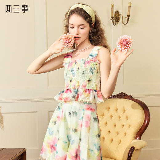 两三事斑斓夏至2024夏季新款小清新吊带短裤印花两件套女时尚套装 商品图0