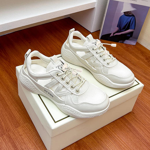 【轻盈镂空休闲鞋】透气网布鞋面拼色镂空/皮面设计、柔软不闷不磨脚不累脚、舒适百搭防滑增高、轻盈耐磨颜值高最 商品图4