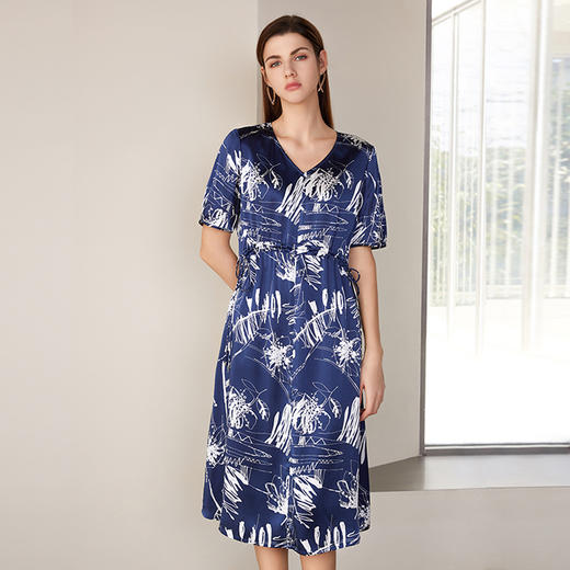 【V领拼接真丝裙】24年春夏新品女士100%桑蚕丝收腰系带真丝裙子 商品图2