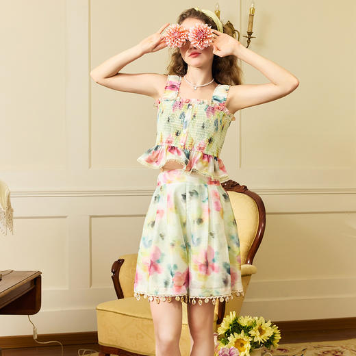 两三事斑斓夏至2024夏季新款小清新吊带短裤印花两件套女时尚套装 商品图2