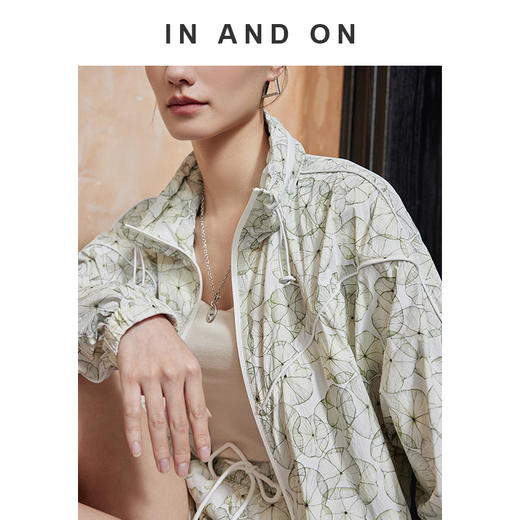 IN AND ON 莲叶 UPF50+印花防晒外套短裤套装54309 商品图0