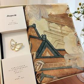 【甄珠贝·国风系列】精奢亭台楼宇花萝面料双面异色丝巾和贝壳蝴蝶胸花礼盒套装【适合送外宾】