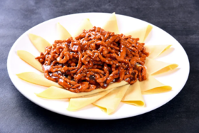 京酱肉丝+面饼+黄瓜丝