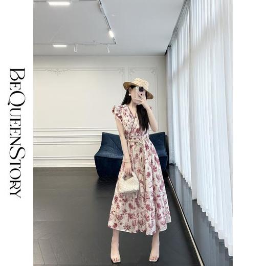 BeQueenStory【卡罗拉花海】设计感捏褶小飞袖时尚V领收腰连衣裙 商品图2