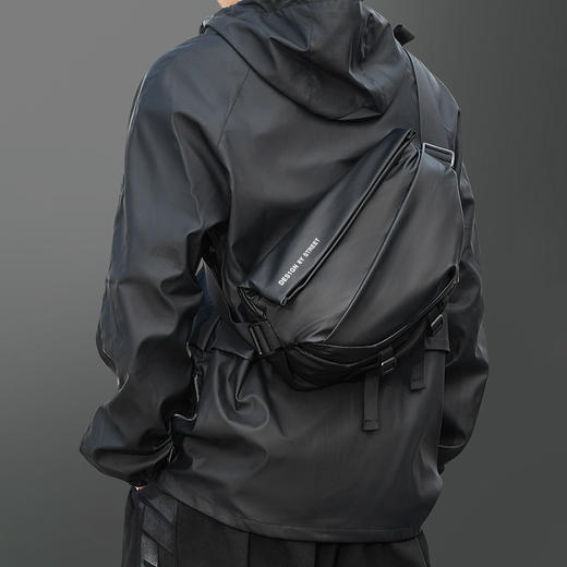 Safiya/索菲娅2024新款品牌胸包腰包男士大容量单肩斜挎包轻便多功能挎包 SF800011Y1A 商品图0