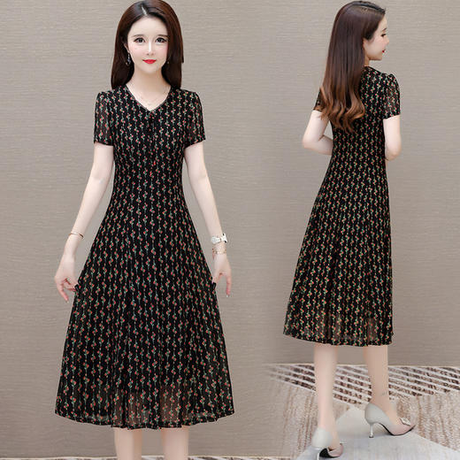 QYM 24S53时尚印花连衣裙妈妈装过膝裙 商品图0