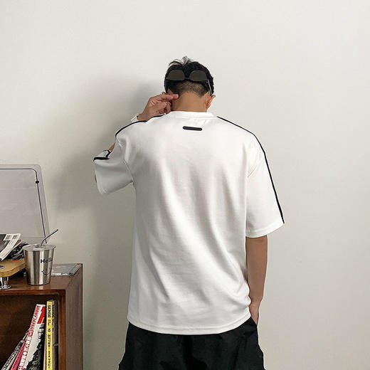 徐太浪美式时尚拼色短袖T恤男夏季透气宽松大码男装圆领中袖上衣 商品图3