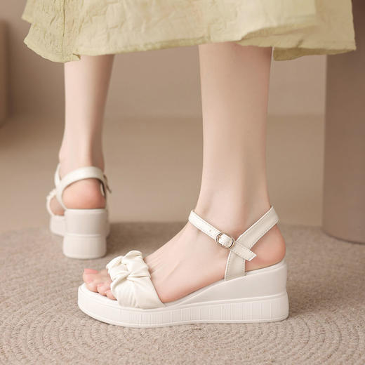 ZHR一字带坡跟凉鞋2024夏季新款休闲简约时装凉鞋高级百搭高跟鞋 商品图6