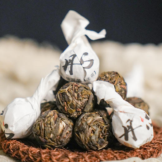 2024《丹心》冰岛糯伍古树春茶小龙珠 7克*10颗 普洱生茶 商品图1