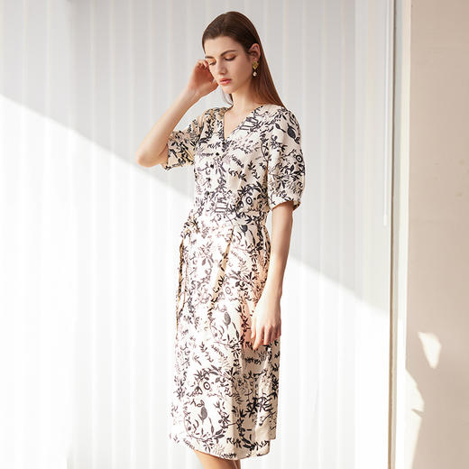 【V领桑蚕丝印花连衣裙】24年春夏新品女士100%桑蚕丝中长款系带收腰裙子 商品图3
