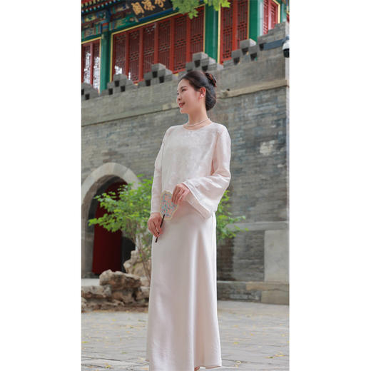 小羽-套装（圆领套头衫24708749-美人祭+吊带裙24718748-米汤娇） 商品图7