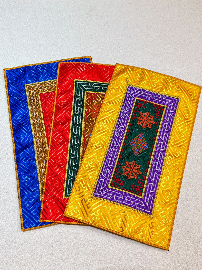 法器垫铃杵垫垫子布垫供杯垫藏式刺绣加厚防滑佛像垫长29.5cmx16.5cm