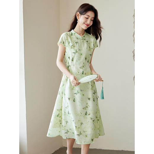 【专属特价】熙世界2025夏新款女装新中式国风花卉蝴蝶印花连衣裙改良旗袍裙 商品图1