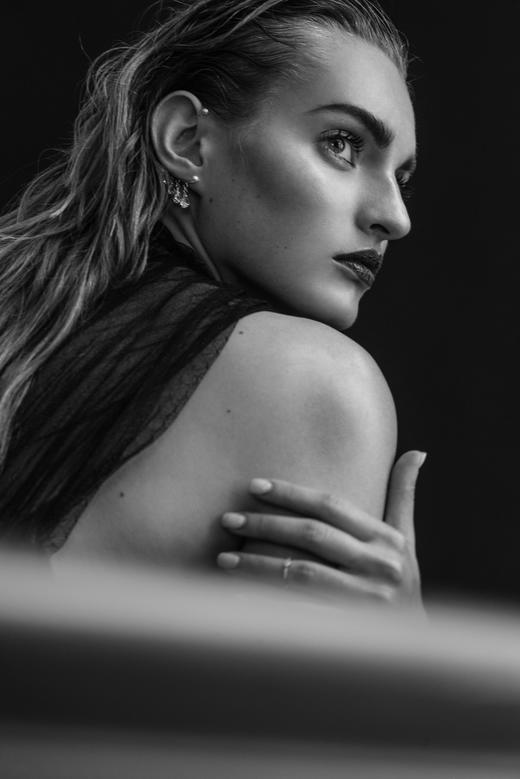 Chabaux Cyclamen Raven耳挂（金/银2色）（单个） 商品图1