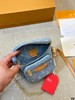 点此购买 LV Mini Bumbag 迷你牛皮腰包 sj 290823 商品缩略图7