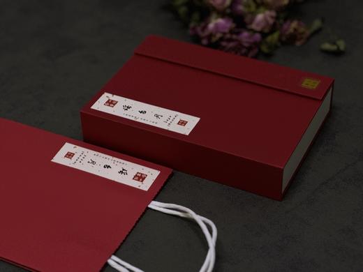 【白茶礼盒装】2024有机白牡丹，牡丹王一般的秀长芽头，鹊桥仙的升级版，蕴着清雅花香的盛夏清辉，茶汤更清透 商品图1